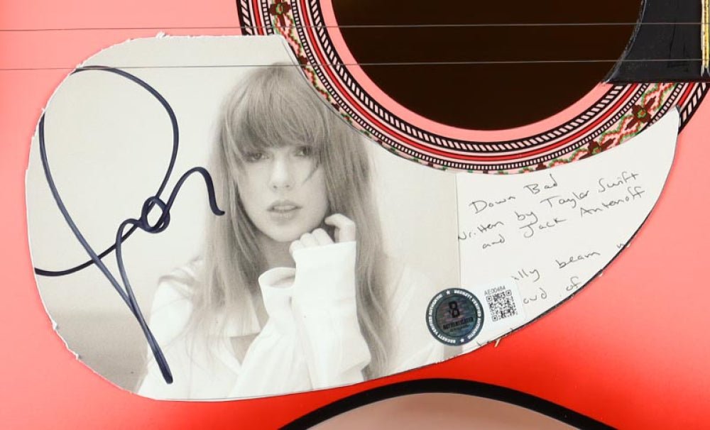 Taylor Swift Signed 38" Acoustic Guitar (Beckett)